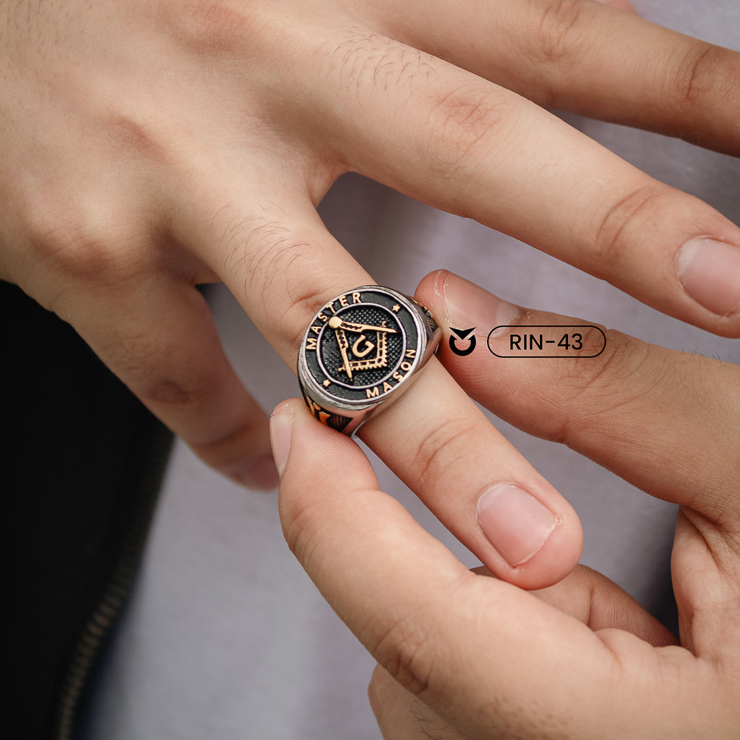 ANILLO MASON PLATEADO PARA HOMBRE | R-27 R-62 R-59 R-43