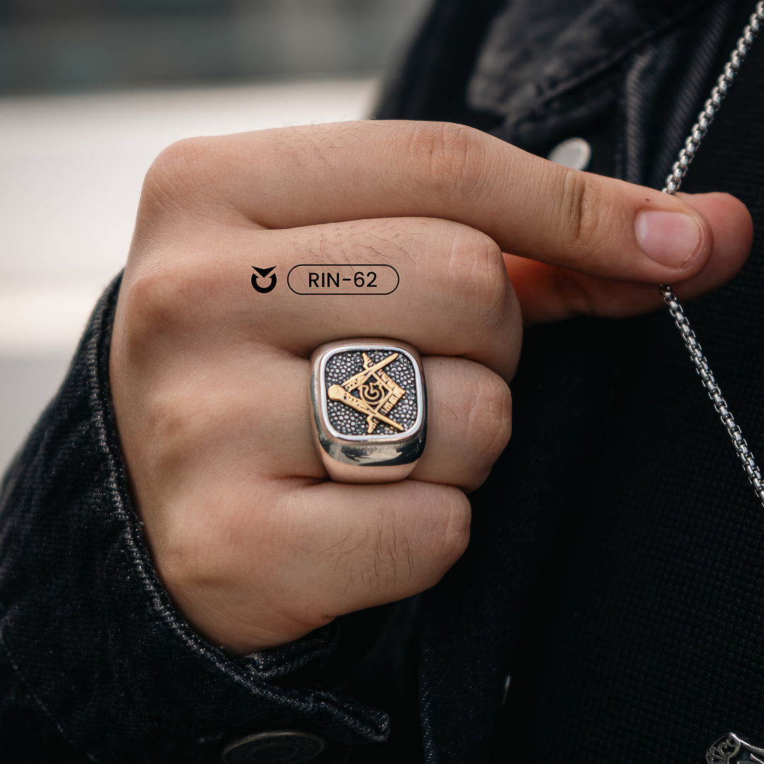 ANILLO MASON PLATEADO PARA HOMBRE | R-27 R-62 R-59 R-43