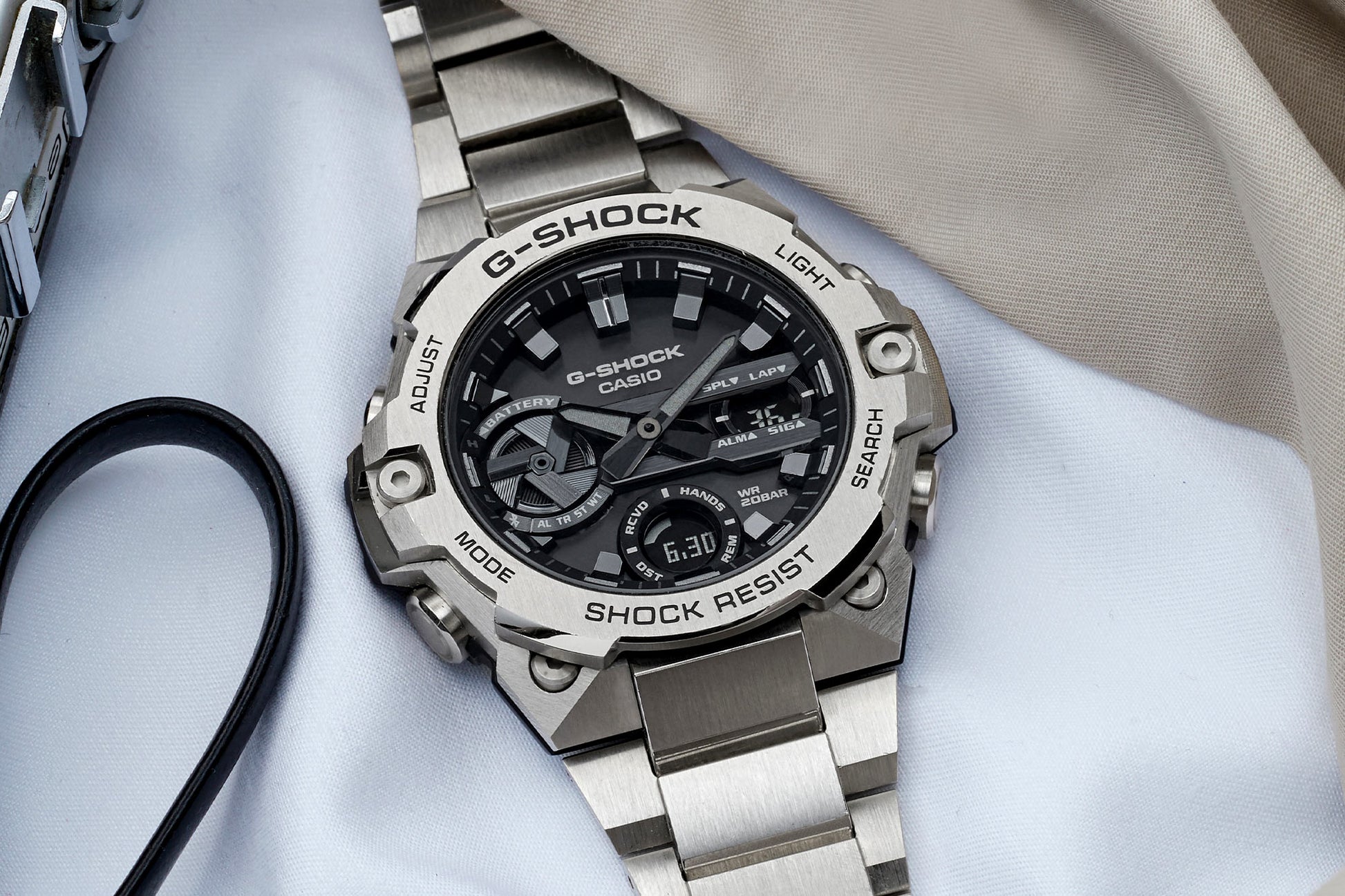 RELOJ G-SHOCK PLATEADO | G-S-233 - G-S-330-3
PARA HOMBRE