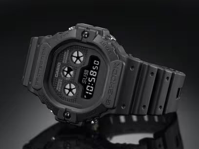 Reloj Casio G-Shock DW-5900BB-1 negro con diseño resistente y deportivo