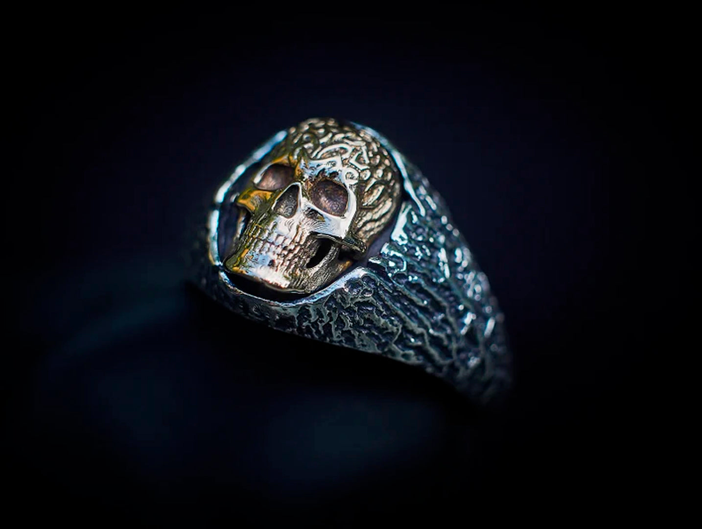 ANILLO CALAVERA PLATA Y DORADO | RIN-26